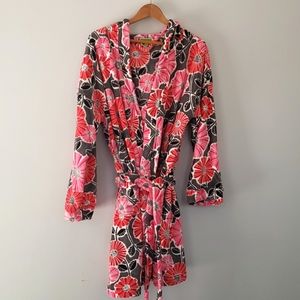 Vera Bradley Robe, Grey with Pink and Red Flowers